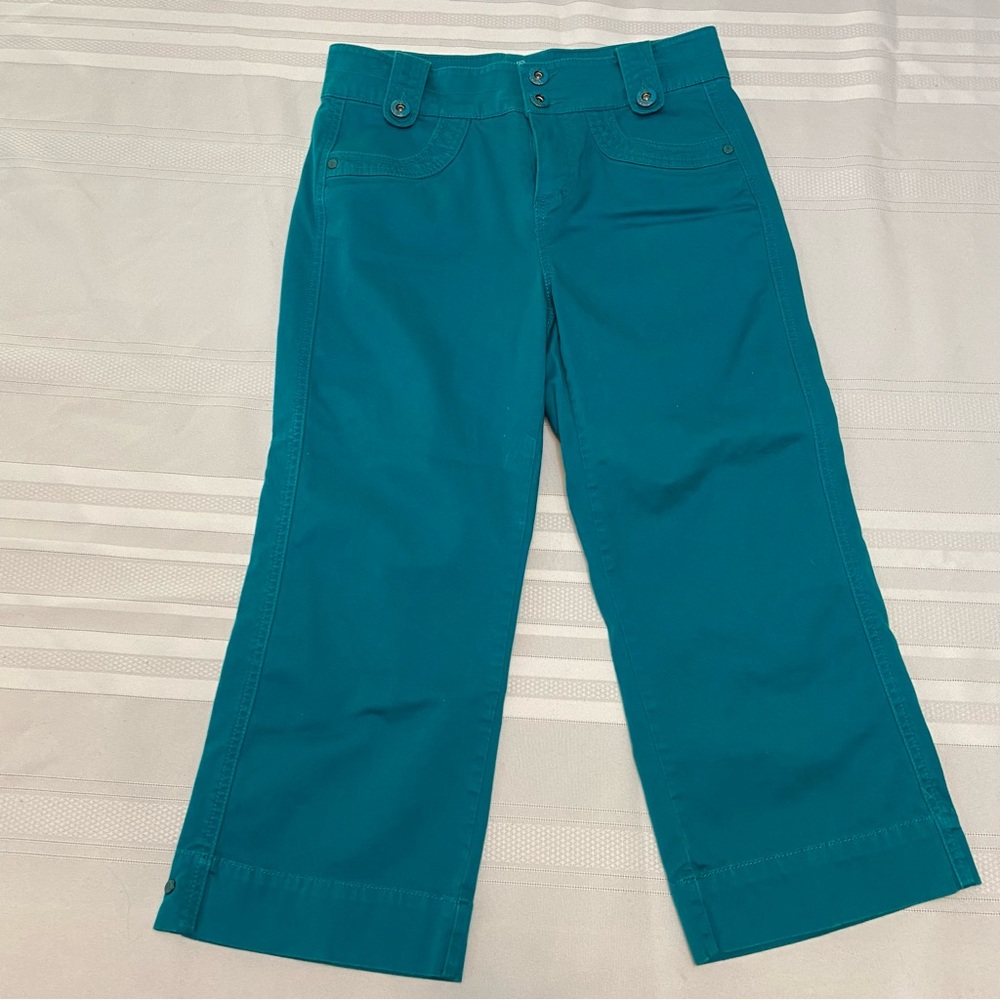Womens Teal Capris Excellent Used Condition size 4